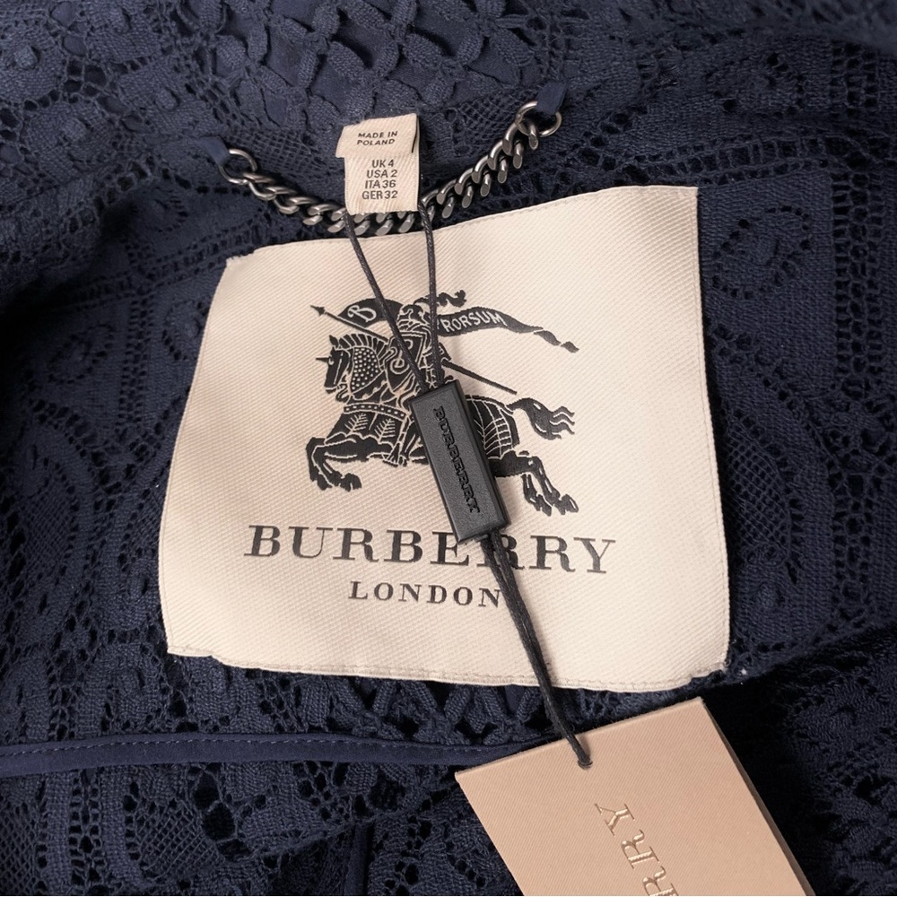 Burberry lace trench coat - Picture 8 of 16